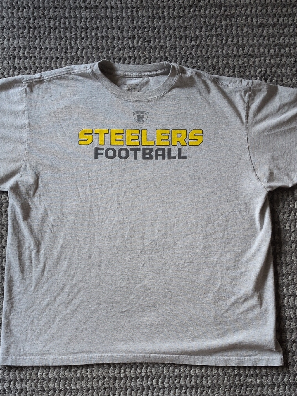 Vintage Reebok Gray Steelers Football Short Sleeve Tee with Yellow Logo